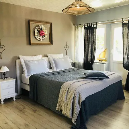 ゲストハウス Guestroom Pierre-percee, 1 Piece, 2 Personnes - Fr-1-584-286 *